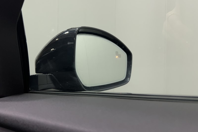 2020 (70) LAND ROVER RANGE ROVER VELAR 3.0 D300 R-Dynamic HSE 5dr Auto 5727795