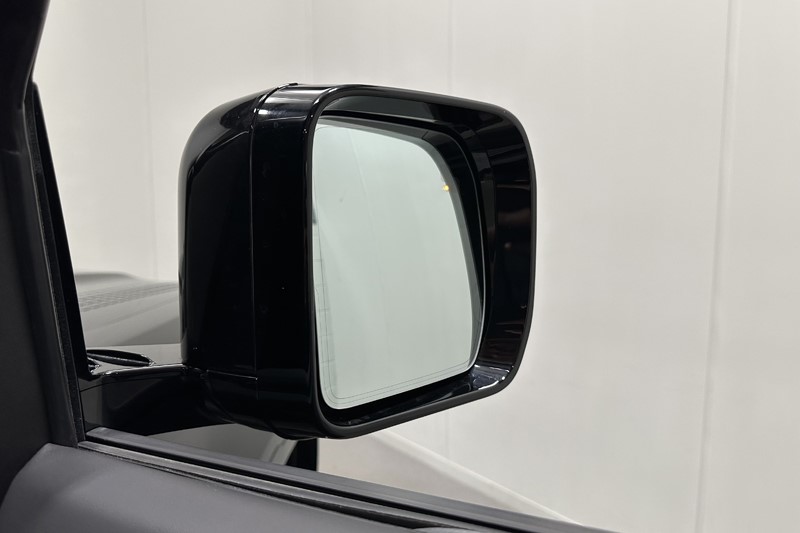 2026 (26) LAND ROVER COMMERCIAL DEFENDER 3.0 D250 Hard Top X-Dynamic HSE Auto 5870806