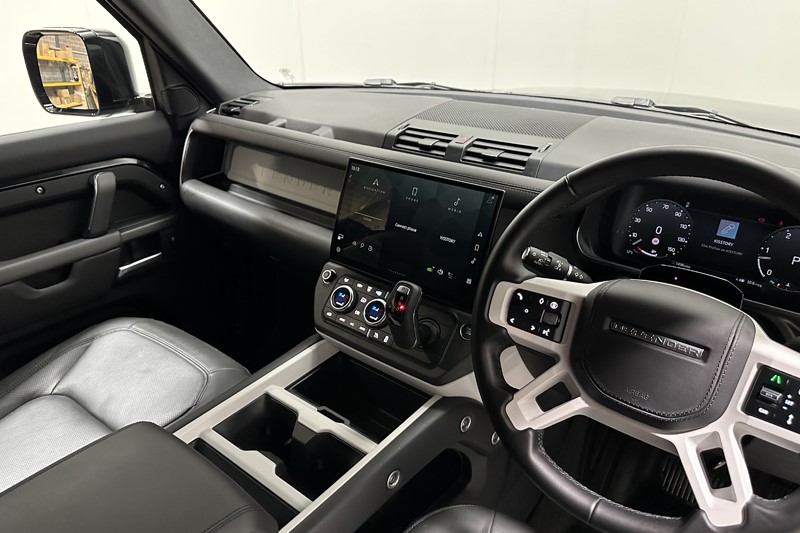 2026 (26) LAND ROVER COMMERCIAL DEFENDER 3.0 D250 Hard Top X-Dynamic HSE Auto 5870801