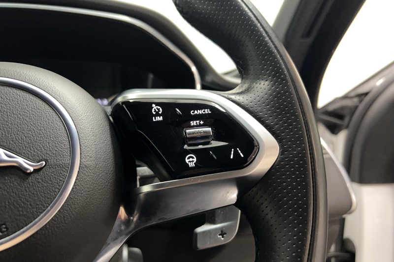 2021 (21) JAGUAR F-PACE 2.0 D200 R-Dynamic S 5dr Auto AWD 5727310
