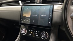 2021 (21) JAGUAR F-PACE 2.0 D200 R-Dynamic S 5dr Auto AWD 5727314