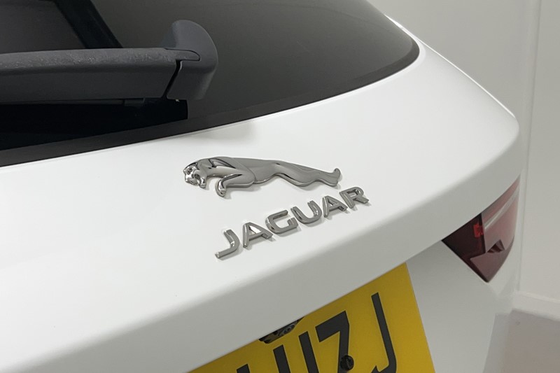 2021 (21) JAGUAR F-PACE 2.0 D200 R-Dynamic S 5dr Auto AWD 5727335