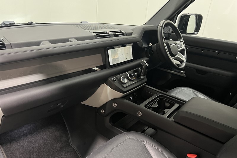 2024 (24) LAND ROVER DEFENDER 3.0 D250 XS Edition 110 5dr Auto 5729896
