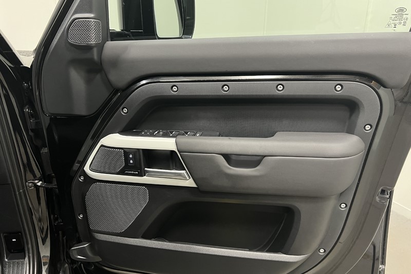 2024 (24) LAND ROVER DEFENDER 3.0 D250 XS Edition 110 5dr Auto 5729872