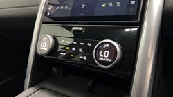 2023 (23) LAND ROVER DISCOVERY 3.0 D300 S 5dr Auto 5731020