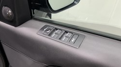 2023 (23) LAND ROVER DISCOVERY 3.0 D300 S 5dr Auto 5731008