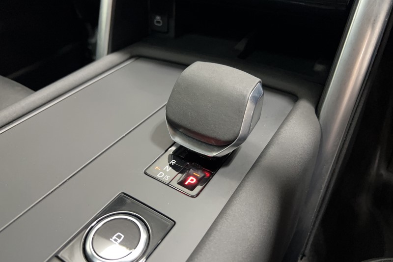 2023 (23) LAND ROVER DISCOVERY 3.0 D300 S 5dr Auto 5731018