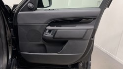 2023 (23) LAND ROVER DISCOVERY 3.0 D300 S 5dr Auto 5731006