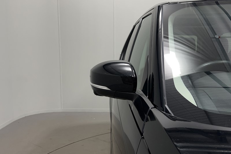 2023 (23) LAND ROVER DISCOVERY 3.0 D300 S 5dr Auto 5731046