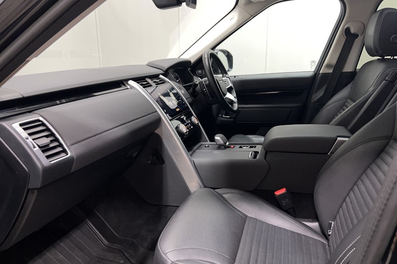 2023 (23) LAND ROVER DISCOVERY 3.0 D300 S 5dr Auto 5731027
