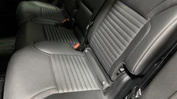 2023 (23) LAND ROVER DISCOVERY 3.0 D300 S 5dr Auto 5731032