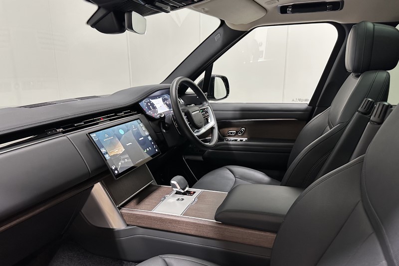 2024 (74) LAND ROVER RANGE ROVER 3.0 D300 SE 4dr Auto 5739369