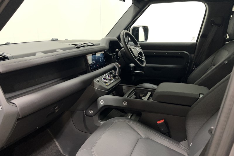 2022 (72) LAND ROVER DEFENDER 3.0 D250 X-Dynamic SE 110 5dr Auto 5751369