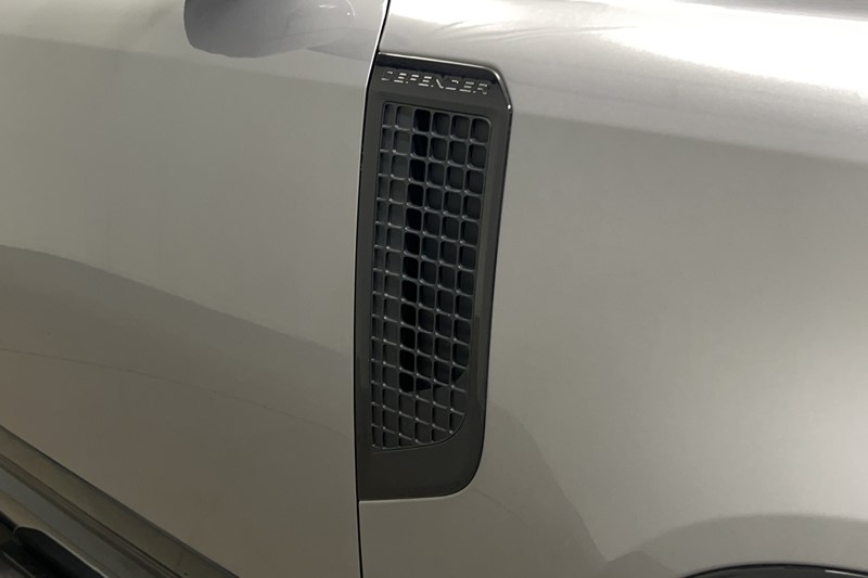 2022 (72) LAND ROVER DEFENDER 3.0 D250 X-Dynamic SE 110 5dr Auto 5751387