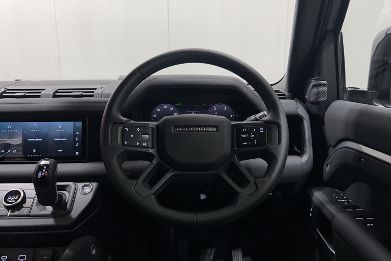 2022 (72) LAND ROVER DEFENDER 3.0 D250 X-Dynamic SE 110 5dr Auto 5751343