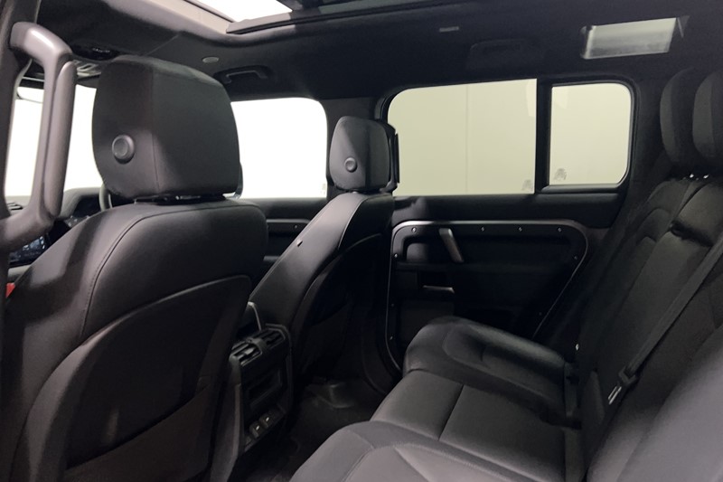 2022 (72) LAND ROVER DEFENDER 3.0 D250 X-Dynamic SE 110 5dr Auto 5751372