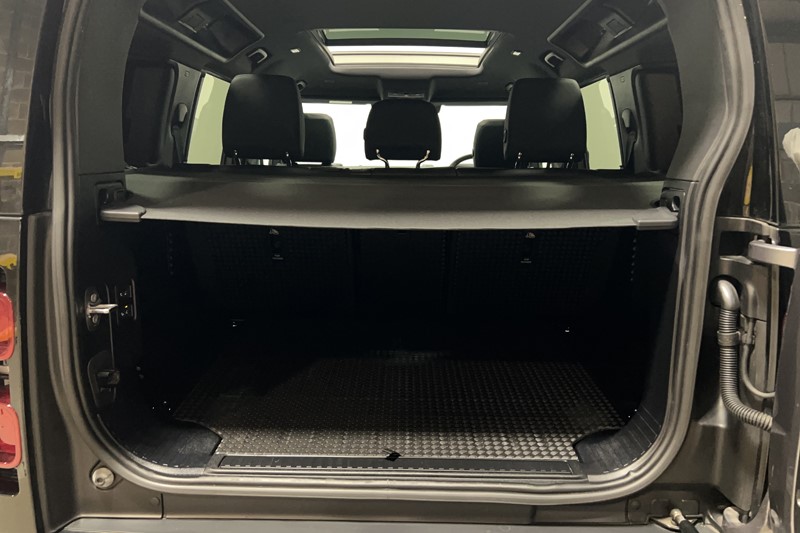 2022 (72) LAND ROVER DEFENDER 3.0 D250 X-Dynamic SE 110 5dr Auto 5751377