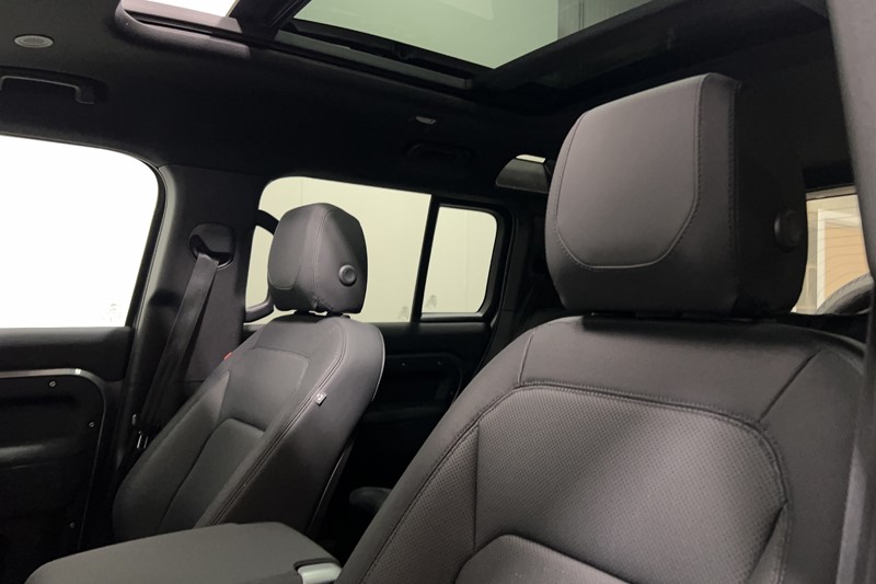 2022 (72) LAND ROVER DEFENDER 3.0 D250 X-Dynamic SE 110 5dr Auto 5751371