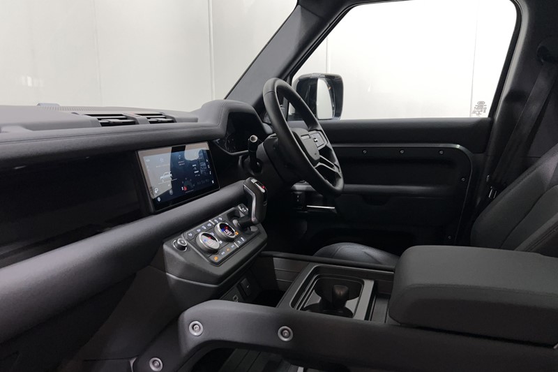 2022 (72) LAND ROVER DEFENDER 3.0 D250 X-Dynamic SE 110 5dr Auto 5751370