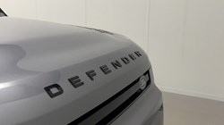 2022 (72) LAND ROVER DEFENDER 3.0 D250 X-Dynamic SE 110 5dr Auto 5751389