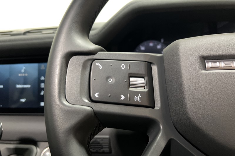 2022 (72) LAND ROVER DEFENDER 3.0 D250 X-Dynamic SE 110 5dr Auto 5751356