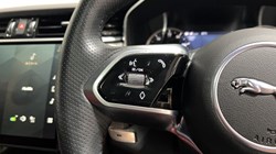 2022 (72) JAGUAR F-PACE 2.0 D200 R-Dynamic SE 5dr Auto AWD 5771782