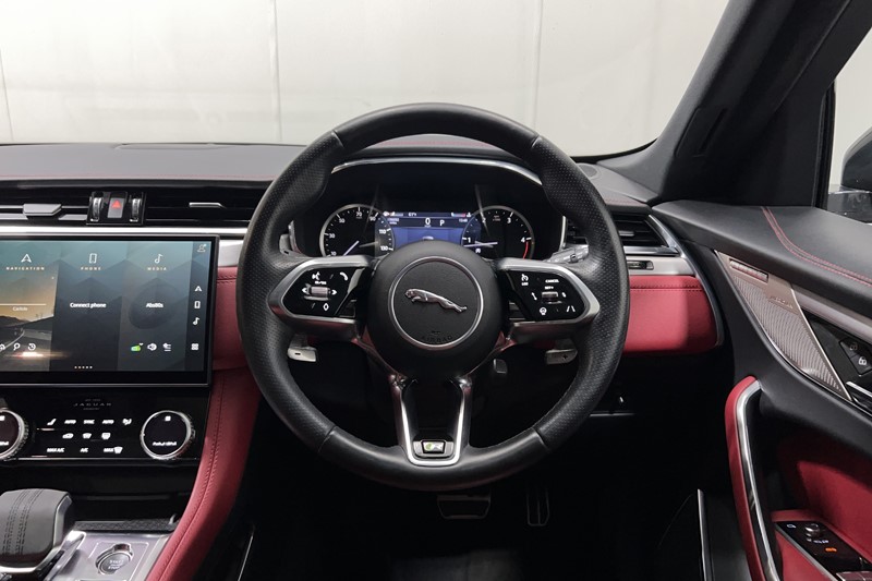 2022 (72) JAGUAR F-PACE 2.0 D200 R-Dynamic SE 5dr Auto AWD 5771771