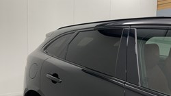 2022 (72) JAGUAR F-PACE 2.0 D200 R-Dynamic SE 5dr Auto AWD 5771809