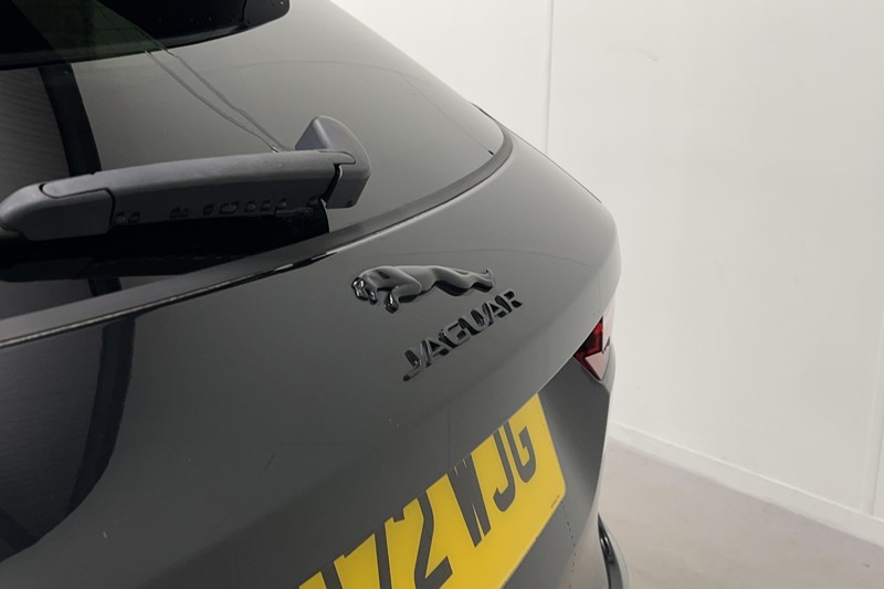 2022 (72) JAGUAR F-PACE 2.0 D200 R-Dynamic SE 5dr Auto AWD 5771808