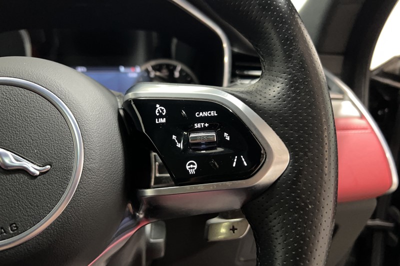 2022 (72) JAGUAR F-PACE 2.0 D200 R-Dynamic SE 5dr Auto AWD 5771781