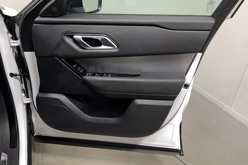 2022 (22) LAND ROVER RANGE ROVER VELAR 2.0 D200 R-Dynamic S 5dr Auto 5772136