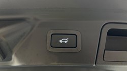 2022 (22) LAND ROVER RANGE ROVER VELAR 2.0 D200 R-Dynamic S 5dr Auto 5772170