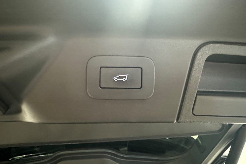 2023 (72) LAND ROVER RANGE ROVER VELAR 2.0 D200 R-Dynamic HSE 5dr Auto 5731958