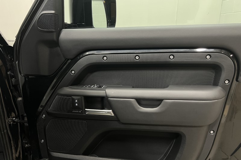 2024 (74) LAND ROVER COMMERCIAL DEFENDER 3.0 D350 Hard Top X-Dynamic HSE Auto 5745178