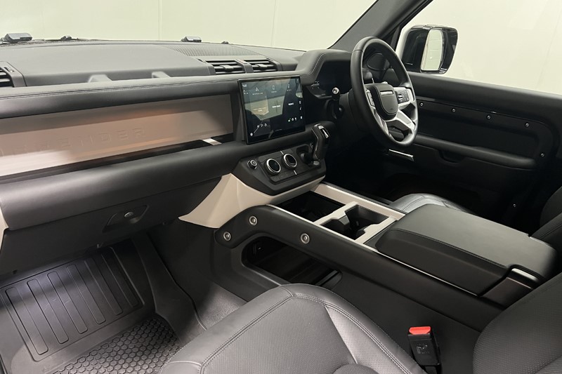 2024 (74) LAND ROVER COMMERCIAL DEFENDER 3.0 D350 Hard Top X-Dynamic HSE Auto 5745202