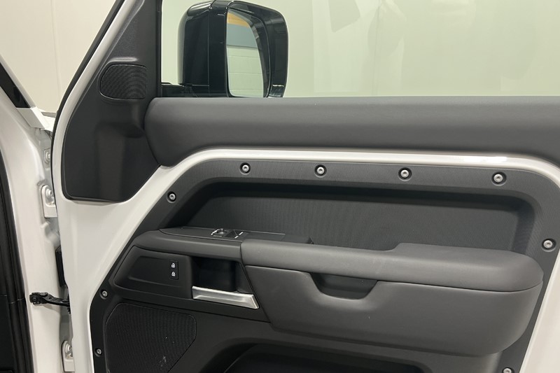 2025 (25) LAND ROVER COMMERCIAL DEFENDER 3.0 D250 Hard Top S Auto [3 Seat] 5745347