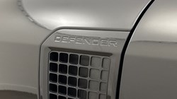 2025 (25) LAND ROVER DEFENDER 2.0 P300e X-Dynamic HSE 110 5dr Auto 5738012
