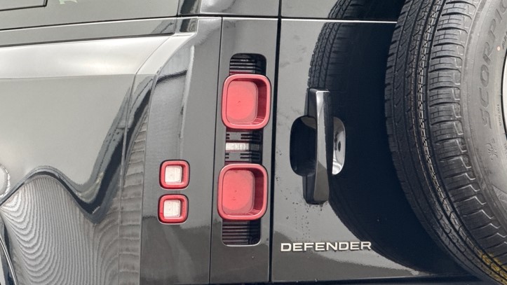 2025 (25) LAND ROVER DEFENDER 3.0 D350 X-Dynamic HSE 110 5dr Auto [7 Seat] 5738410