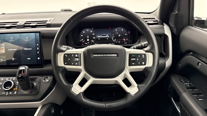 2025 (25) LAND ROVER DEFENDER 3.0 D350 X-Dynamic HSE 110 5dr Auto [7 Seat] 5738406