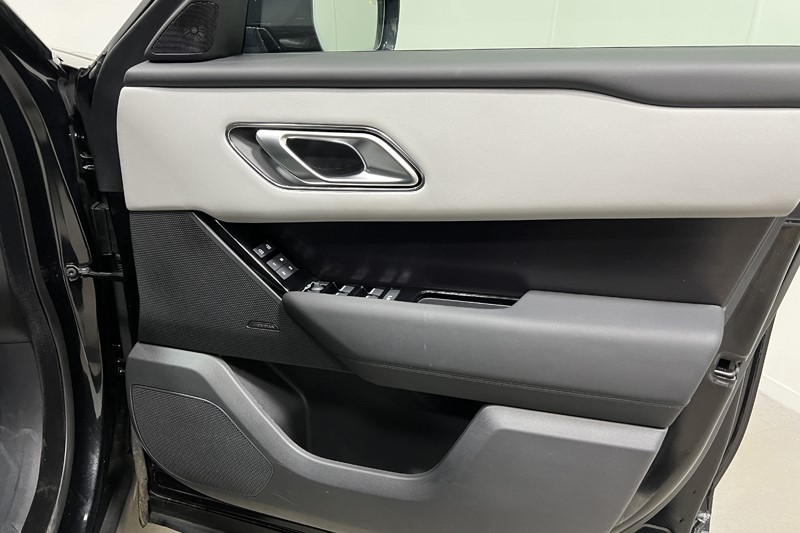 2025 (25) LAND ROVER RANGE ROVER VELAR 2.0 D200 MHEV Dynamic SE 5dr Auto 5806875