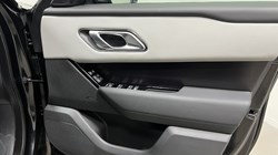 2025 (25) LAND ROVER RANGE ROVER VELAR 2.0 D200 MHEV Dynamic SE 5dr Auto 5806875