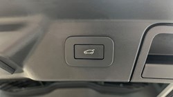 2025 (25) LAND ROVER RANGE ROVER VELAR 2.0 D200 MHEV Dynamic SE 5dr Auto 5806886