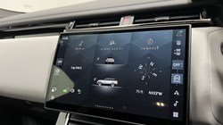 2025 (25) LAND ROVER RANGE ROVER VELAR 2.0 D200 MHEV Dynamic SE 5dr Auto 5806858