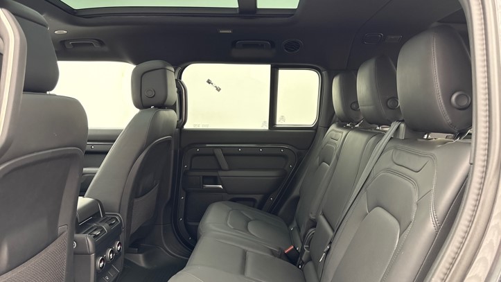 2024 (74) LAND ROVER DEFENDER 3.0 D350 X-Dynamic HSE 130 5dr Auto [8 Seat] 5742122