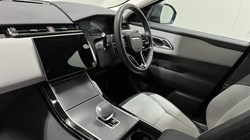 2025 (74) LAND ROVER RANGE ROVER VELAR 2.0 D200 MHEV Dynamic SE 5dr Auto 5829247