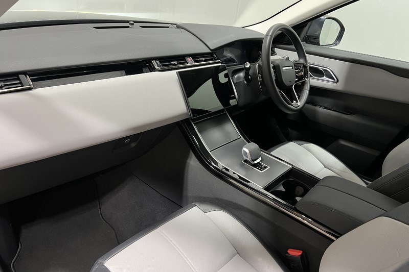 2025 (74) LAND ROVER RANGE ROVER VELAR 2.0 D200 MHEV Dynamic SE 5dr Auto 5829248