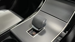 2025 (74) LAND ROVER RANGE ROVER VELAR 2.0 D200 MHEV Dynamic SE 5dr Auto 5829259