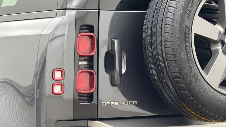 2025 (74) LAND ROVER DEFENDER 3.0 D250 X-Dynamic HSE 90 3dr Auto 5742222