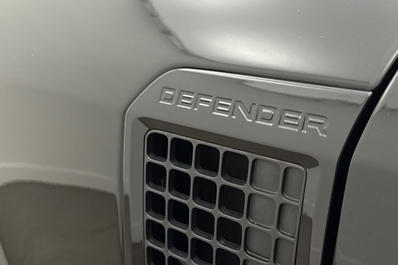 2025 (74) LAND ROVER DEFENDER 3.0 D250 X-Dynamic HSE 90 3dr Auto 5753347