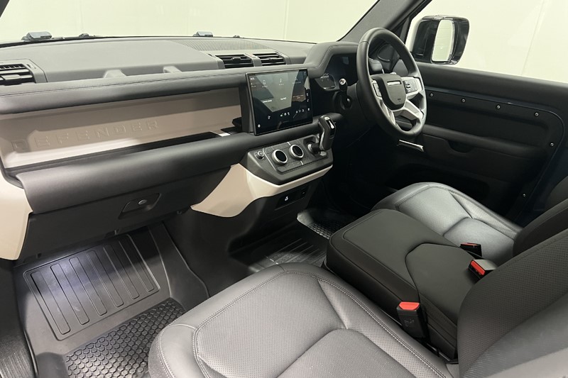 2024 (74) LAND ROVER COMMERCIAL DEFENDER 3.0 D250 Hard Top S Auto [3 Seat] 5744862
